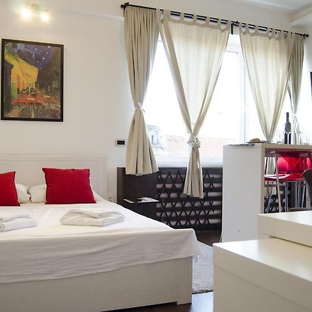 Studio Apartment With A View Of Ban Jelacic Square Ζάγκρεμπ Εξωτερικό φωτογραφία