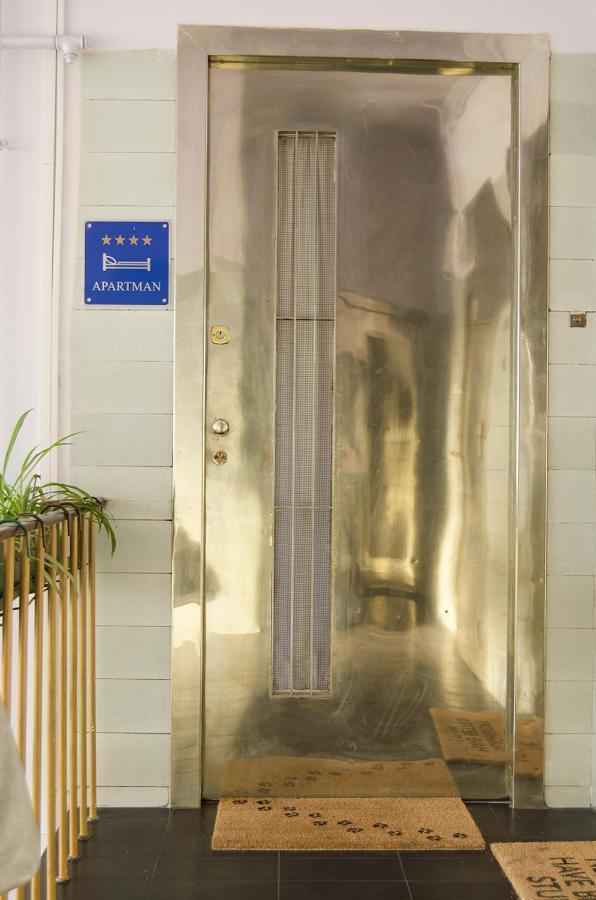 Studio Apartment With A View Of Ban Jelacic Square Ζάγκρεμπ Εξωτερικό φωτογραφία