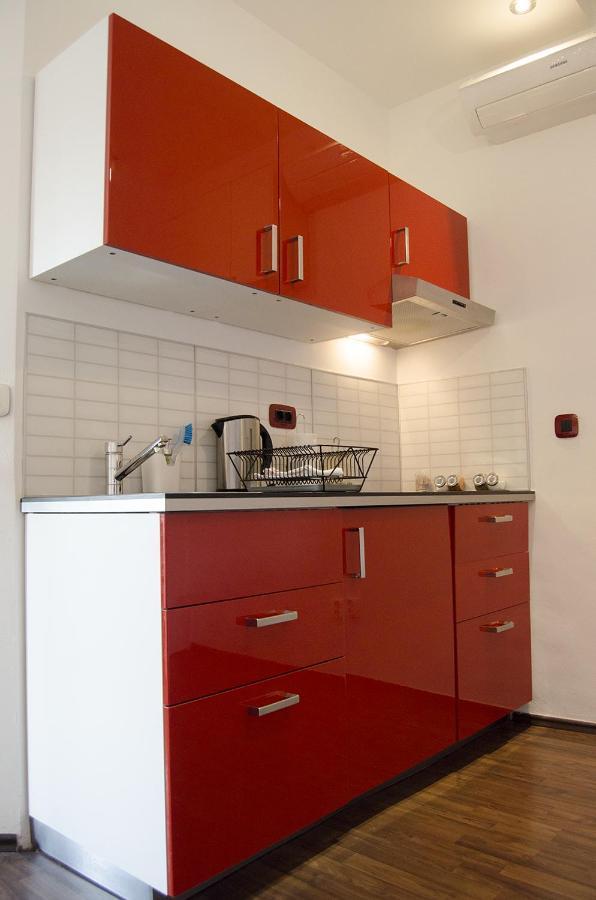 Studio Apartment With A View Of Ban Jelacic Square Ζάγκρεμπ Εξωτερικό φωτογραφία