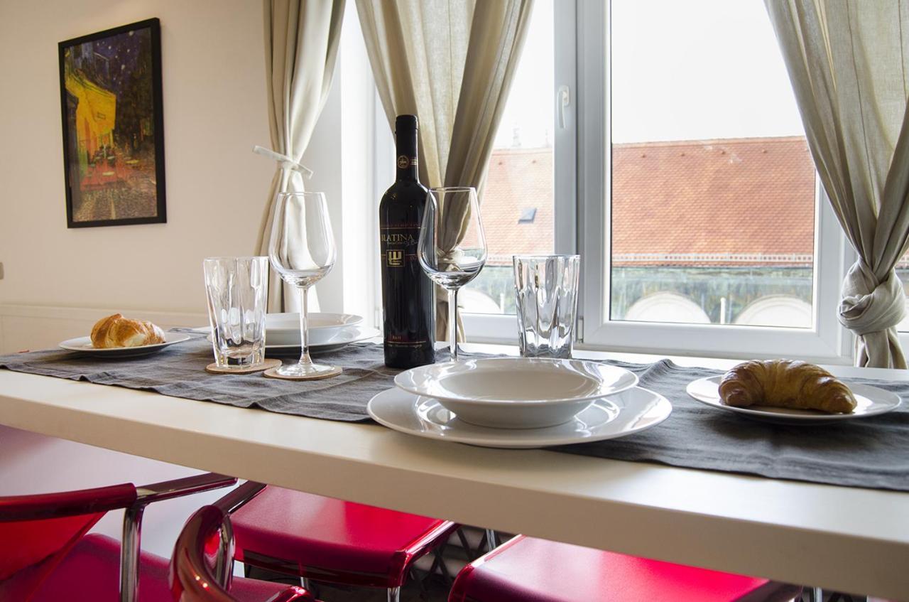 Studio Apartment With A View Of Ban Jelacic Square Ζάγκρεμπ Εξωτερικό φωτογραφία